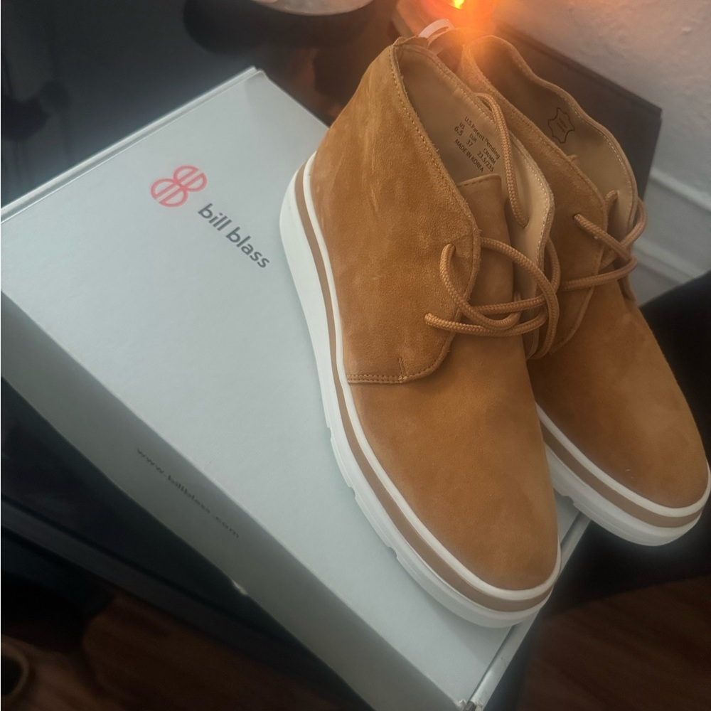 Bill Blass Men's Brown Chukka Boots